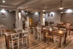 Nikos Greek Taverna