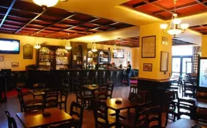 Twomey's Irish Pub