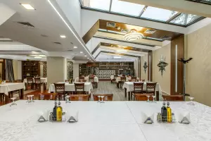 Restaurant Lira-Pacific